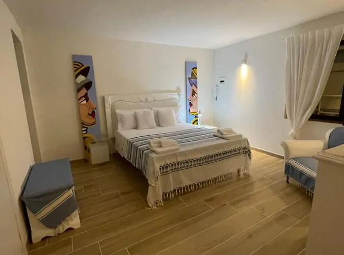 Surfinia'S Home